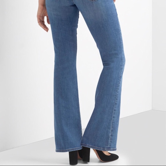 GAP Denim - GAP Vintage Flare Stretch Size 4 
PREOWNED/USED